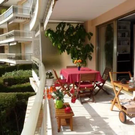 Tassigny Apartment
