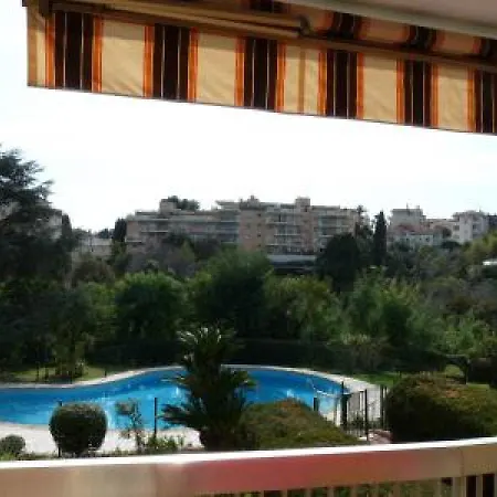 Tassigny Apartment *